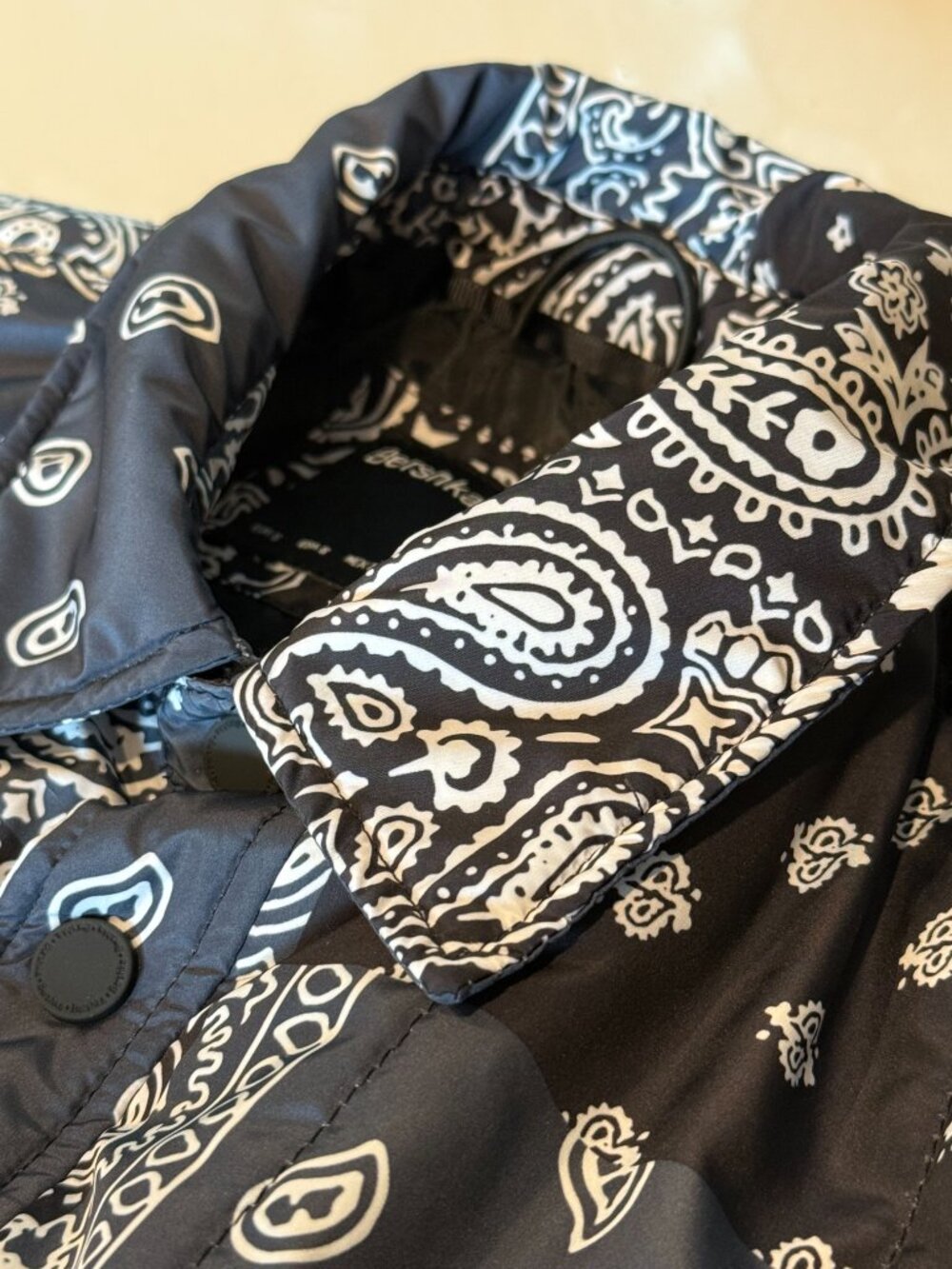 Bershka Bandana Print Padded Puffer Jacket - Picture 8 of 12